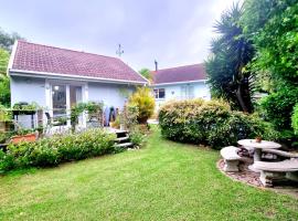 Crescent cottage，位于克尼斯纳Knysna Golf Club附近的酒店