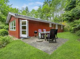 3 Bedroom Lovely Home In Gistrup，位于吉斯特拉普的酒店