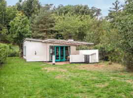 3 Bedroom Awesome Home In Anholt，位于Anholt的酒店