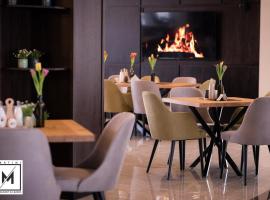 Martini Restaurant & Cazare，位于Sebeşel的酒店