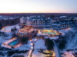 JW Marriott The Rosseau Muskoka Resort & Spa，位于米内托的带按摩浴缸的酒店