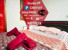 Le Red Escape à 15min du centre avec parking privé gratuit