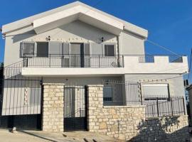 Vacation Villa in Piqeras，位于Piqeras的酒店