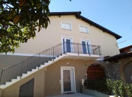 Borgo alla Pieve Apartments by Garda Facilities，位于马内尔巴的度假屋
