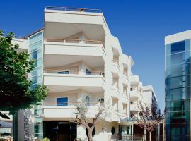 Hotel Albatros，位于米萨诺阿德里亚蒂科的酒店