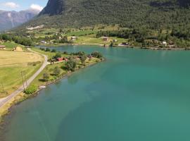 Løken Camping - trivelig og idyllisk ved vannet，位于奥尔登的低价酒店