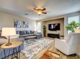 Heated Pool, Community Perks Updated Gilbert Home