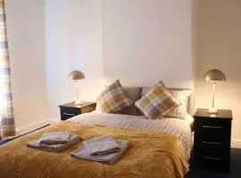 Peaceful 2 Bed House FREE WiFi and Parking