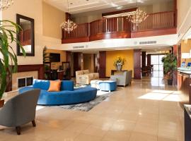Fairfield Inn & Suites by Marriott Somerset，位于萨默塞特花园州会议中心附近的酒店