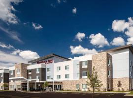 TownePlace Suites By Marriott Milwaukee West Bend，位于West Bend的酒店