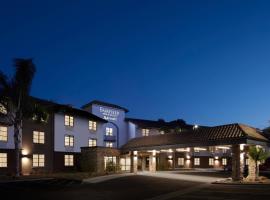 Fairfield Inn & Suites By Marriott Camarillo，位于卡马里奥的酒店