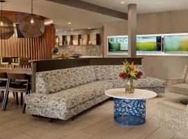 达拉斯阿灵顿北春季山丘套房酒店，位于阿林顿六旗飓风港附近的酒店