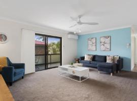 Elegant Beachside Gem，位于Woorim的公寓