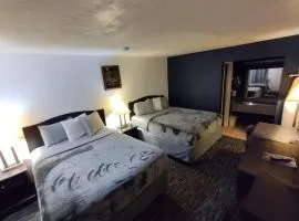 OSU 2 Queen Beds Hotel Room 221 Wi-Fi Hot Tub Booking