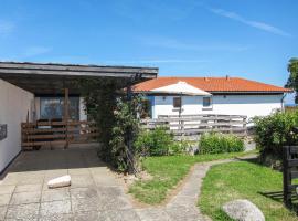 2 Bedroom Stunning Apartment In Allinge，位于阿灵厄的酒店