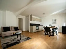Oldtown Studio Apartment with 2 Bathrooms