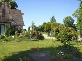 Kobs - FeWo inmitten der Natur mit zwei Bädern, Terrasse und gemütlichem Wohn- und Esszimmer