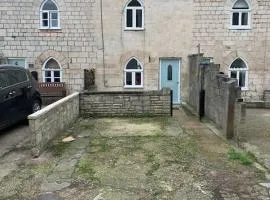 Cozy Cottage 18th Century Seaside Escape Free parking