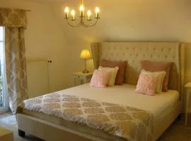 komf.Ferienwohnung Elisabeth (1.Stock) in Weilheim, m.Garten, zwischen München u. Garmisch-P.