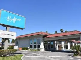 Signature Anaheim Maingate