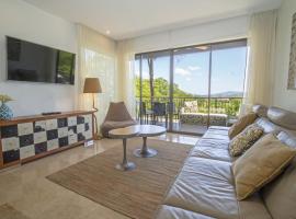 Roble Sabana 105 Luxury Apartment - Reserva Conchal，位于普拉卡海尔海滩巧克力工厂附近的酒店