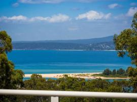 17 Collins Street Merimbula，位于梅林布拉的酒店