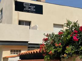 Ezz'Hotel Canet，位于鲁西隆地区卡内的酒店