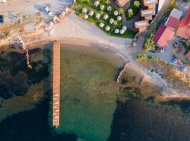 Anda Beach Bistro & Rooms，位于崇达的酒店