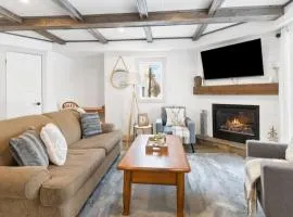 Collingwood Chalet Near Blue Mountain Slopes 39A