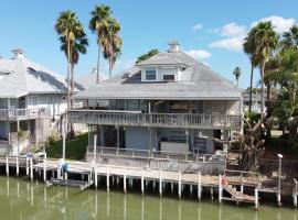 Heron's Sea Cottage with view of Space X and just minutes from South Padre Island，位于伊莎贝尔港的酒店