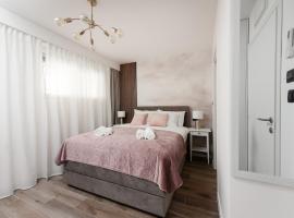 Aura Exclusive Apartment & Room，位于扎达尔的海滩短租房