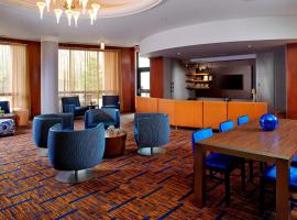 匹兹堡格林万怡酒店，位于格林斯堡阿诺德帕尔默区域机场 - LBE附近的酒店