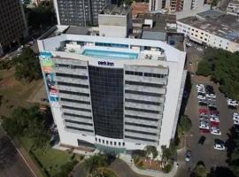 Unidade Executiva Luxo 33m²，位于巴西利亚的带泳池的酒店