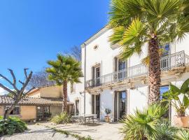 Cozy Home In Valros With Wifi，位于Valros的酒店