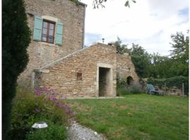 Maison rénovée sur domaine viticole Renovated old house on wine estate，位于Chassey-le-Camp的酒店