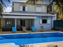 Villa CoCos Citrons - 5 Chambres - Piscine - Saint Gilles，位于Saint-Gilles-les Hauts的酒店