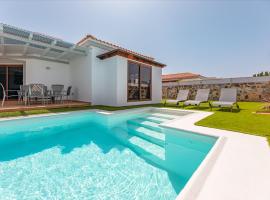 Villa Luxury Paula's Dream Private Pool Corralejo By Holidays Home，位于科拉雷侯的酒店