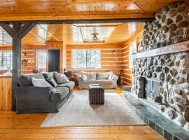 Country cottage on the banks of the Red River，位于La Conception的酒店