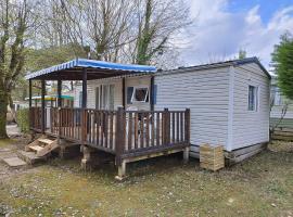 Mobil-home 5 places dans camping familial，位于萨尔拉拉卡内达的露营地