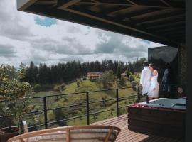 Cumbres Luxury Glamping，位于瓜尔内的酒店