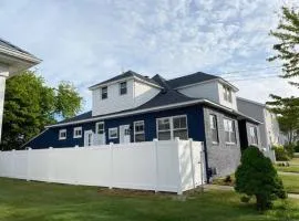 'Saltwater Candy' Luxury Stay, Fully Renovated