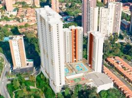 PENHOUSE (40 Floor) to enjoy the VIEW OF THE CITY!，位于伊塔圭的酒店