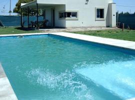 Casa con piscina，位于迈普的别墅