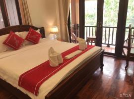 Luangprabang Villa bouathong Hotel，位于琅勃拉邦Mount Phousy附近的酒店