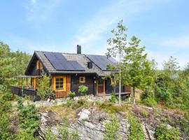 Beautiful Home In Munkedal With 3 Bedrooms，位于蒙克达尔的度假屋