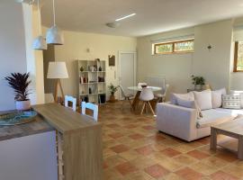 Minoa apartment in the heart of a Cretan village，位于阿迪斯普普伦的公寓