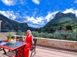 Villa Anastasia Luxe with Top WiFi, BBQ & Amazing Views，位于基萨莫斯的度假屋