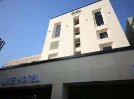 Like Hotel
