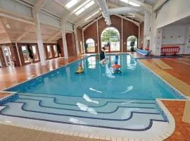 Sleeps 6 Gym Entertainment Pool Beach