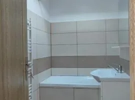Apartament 3 camere, Central, Parcare gratuita